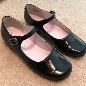 Nina dress shoes